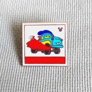 DISNEY HIDDEN MICKEY LUIGI PIN